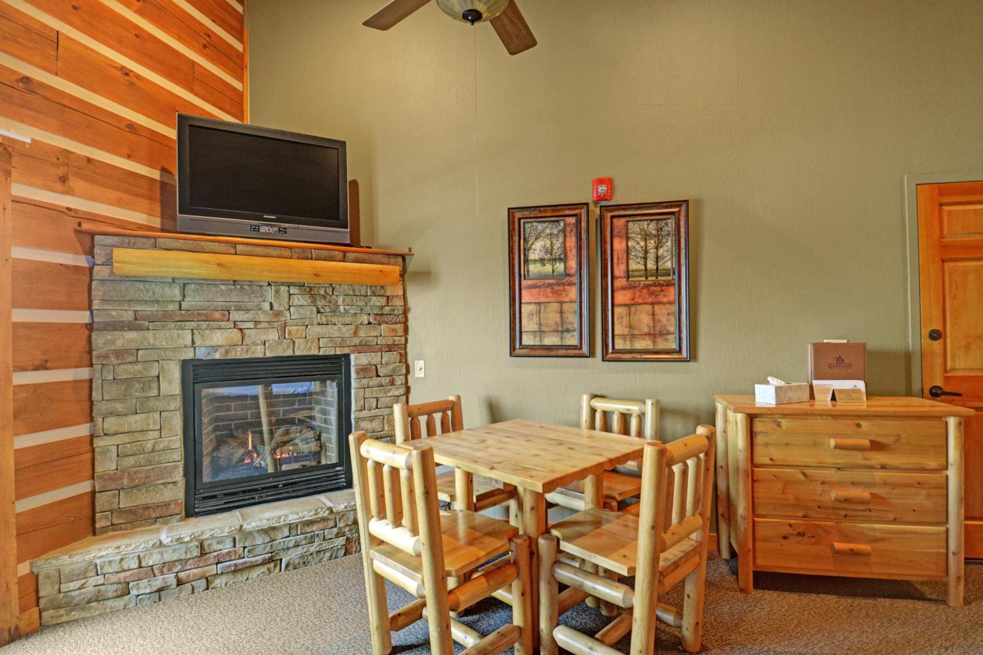The Lodges At Sunset Village McHenry Rom bilde