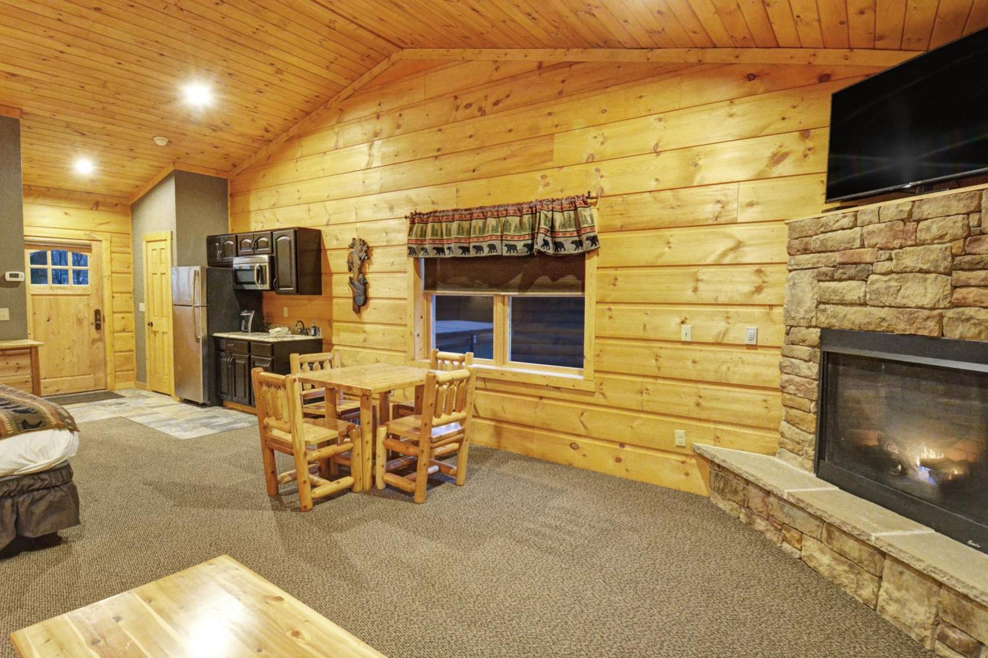 The Lodges At Sunset Village McHenry Rom bilde